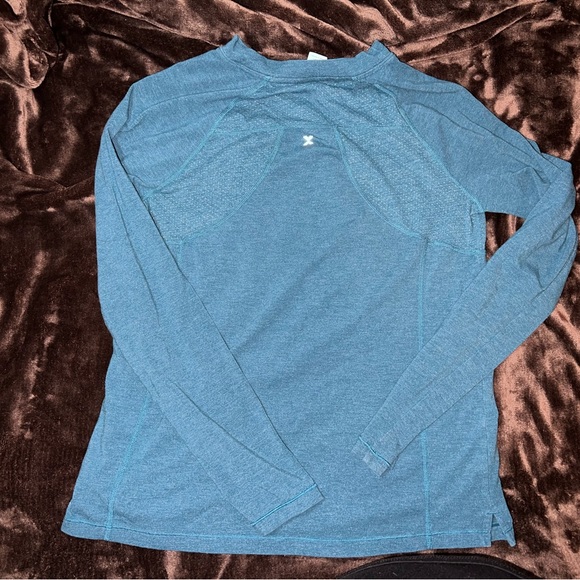 Xersion Long Sleeve Crew Neck Shirt - Picture 3 of 3